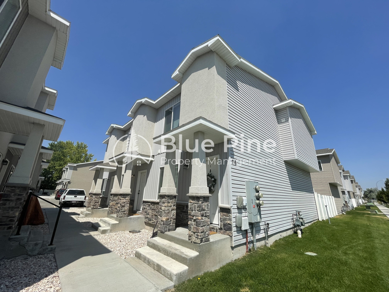 Idaho Falls Townhome: 710 South Saturn Avenue
