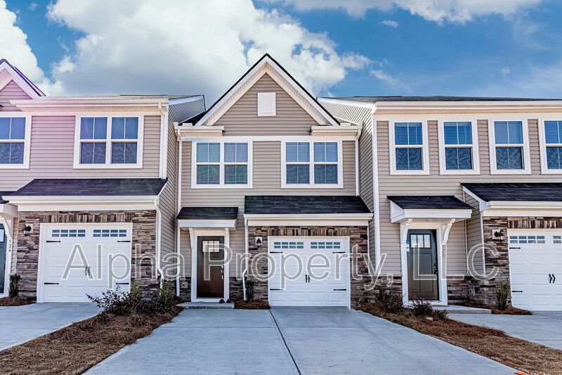 Simsponville Townhome: 522 Huntingdale Pl