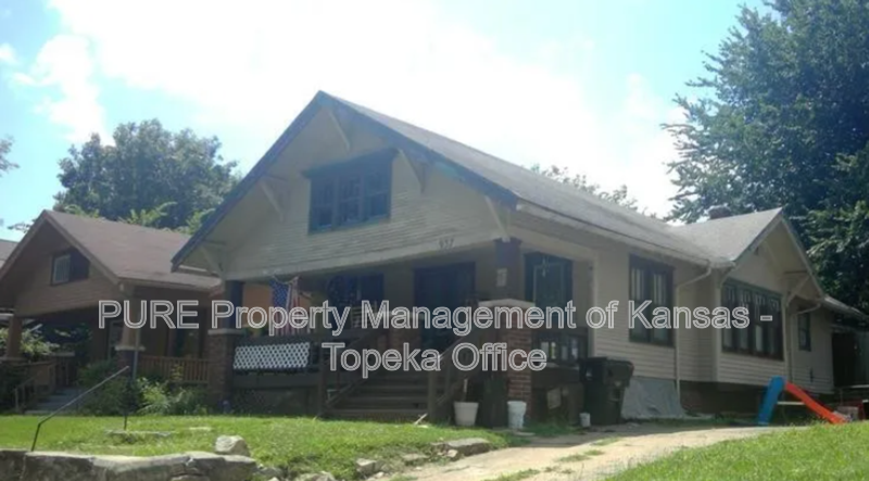 Topeka House: 937 SW Jewell Ave