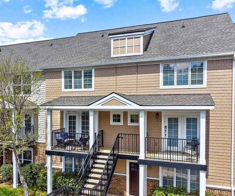 Athens House: 1035 BARNETT SHOALS RD