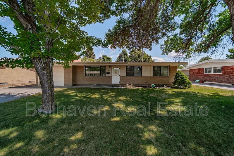Idaho Falls House: 618 Davidson Drive