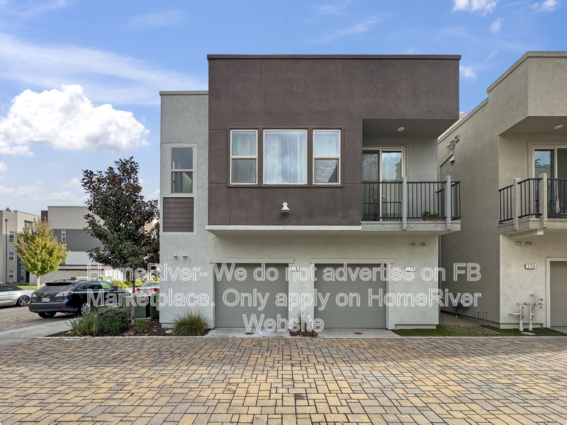 Sacramento House: 168 Box Ln