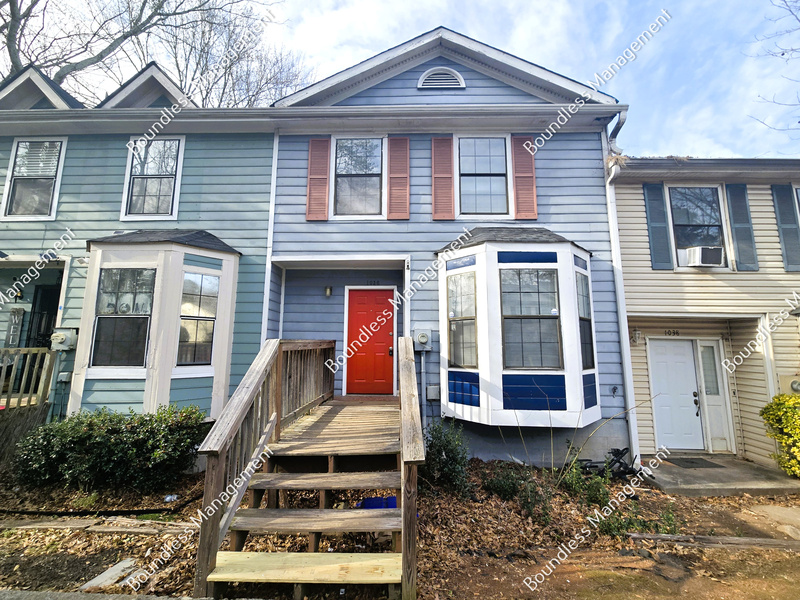 Stone Mountain House: 1036 Thornwoode Ln