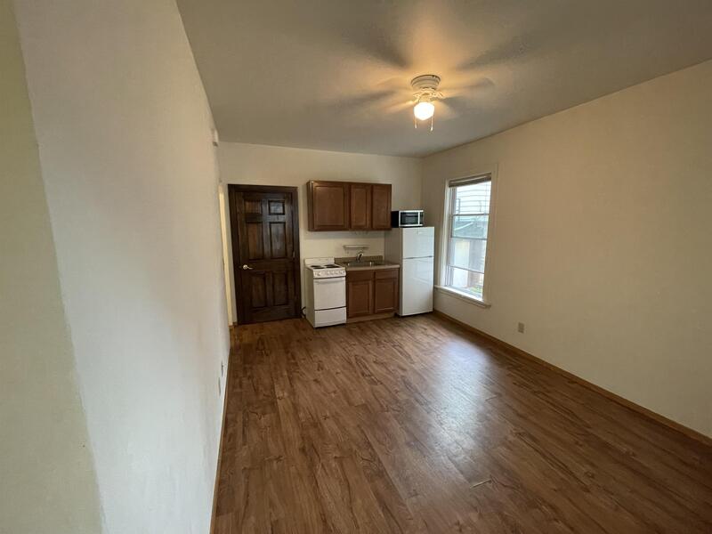 Madison Condo: 635 Howard Place - 102