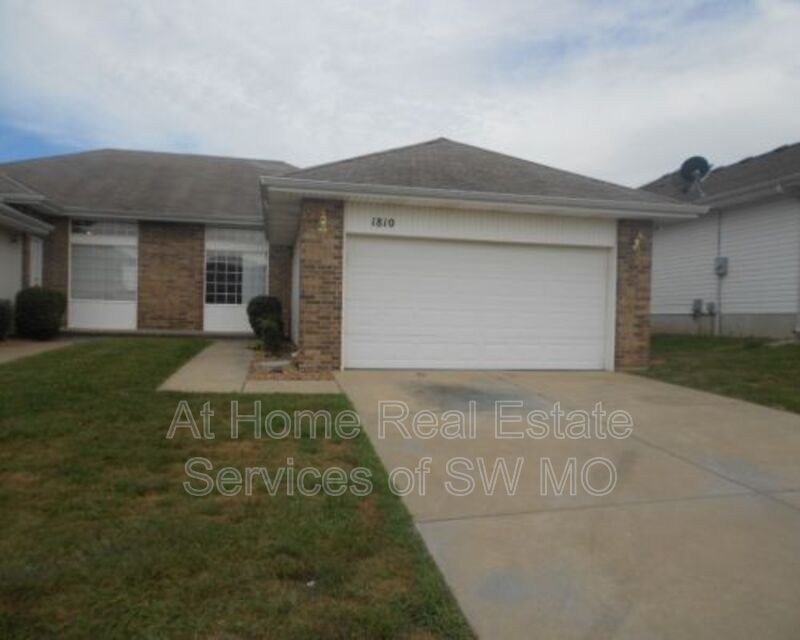 Nixa Condo: 1806 Cedarcrest