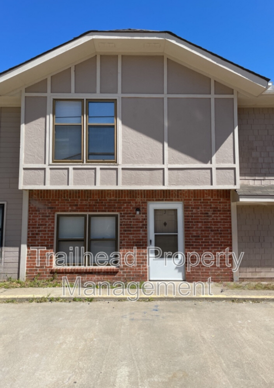 Ferrelview Townhome: 219 N Garrison Ave