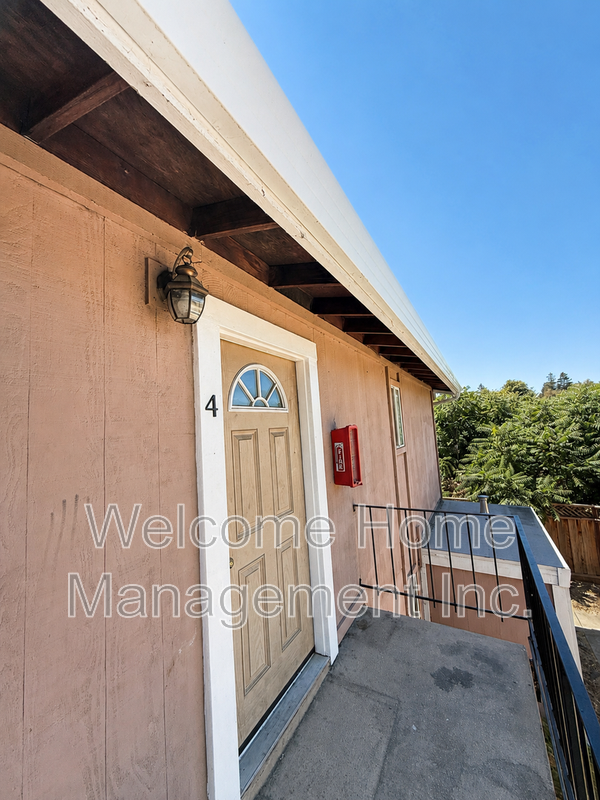 Concord House: 2225 Hillsborough Ct
