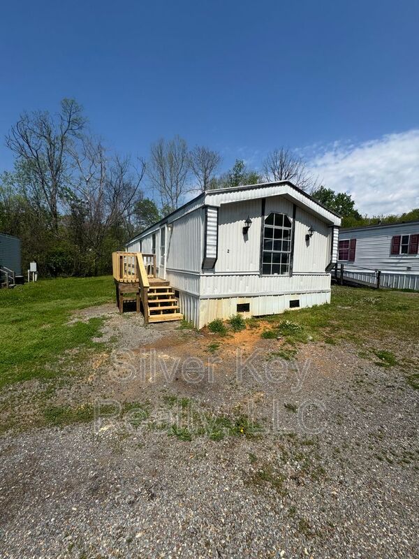 Athens House: 1019 S. Jackson St