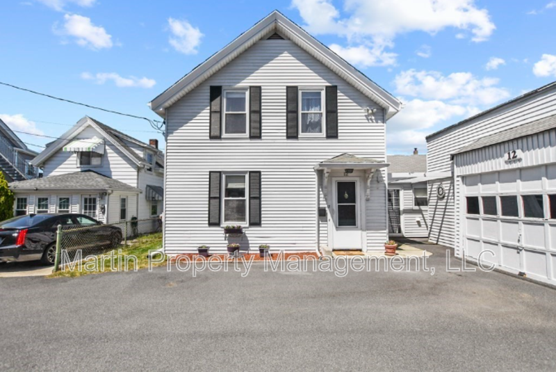 Waltham House: 12 Lowell Place