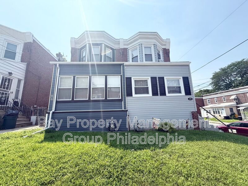 Collingdale House: 242 Pusey Ave