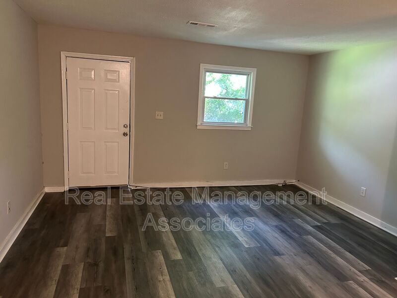 Griffin Condo: 519 E Central Ave