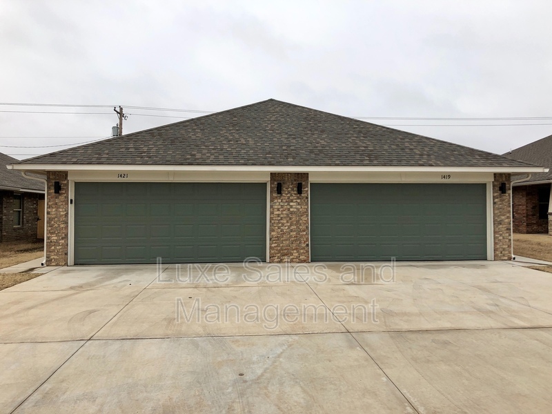 Moore House: 1421 MacAlpine St