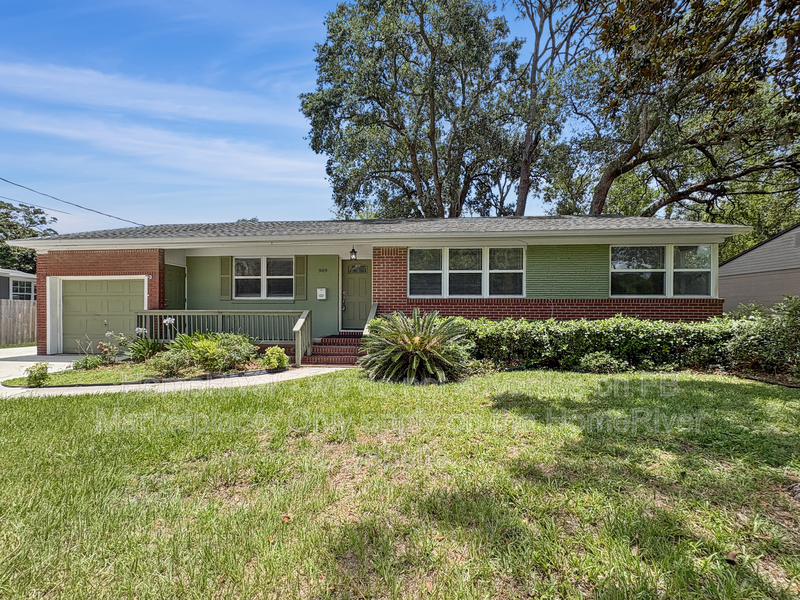 Jacksonville House: 909 Arlingwood Ave