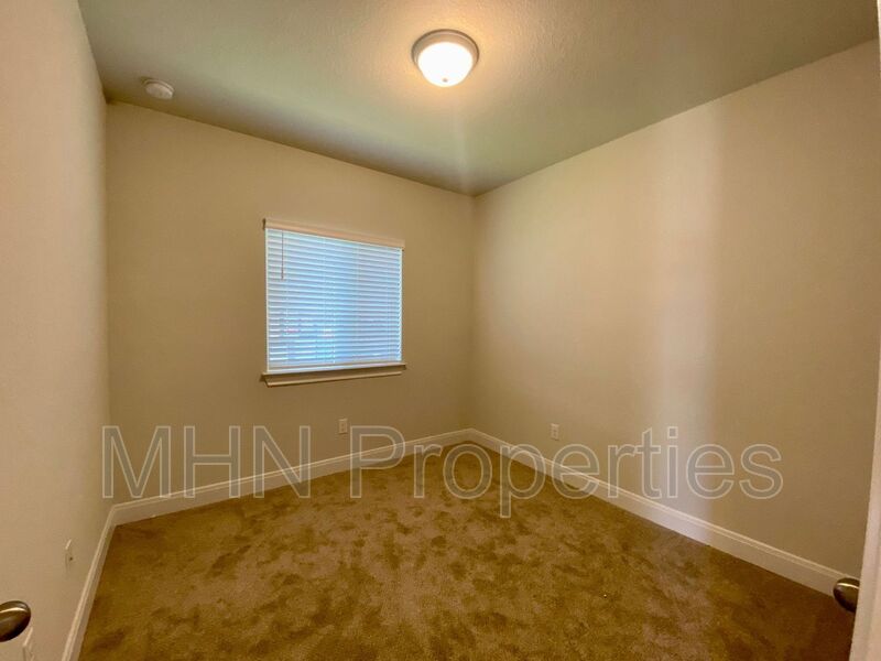 BEAUTIFUL one-story 3 bed/2 bath home in desirable Davis Ranch, in the Far West side. - Photo 20