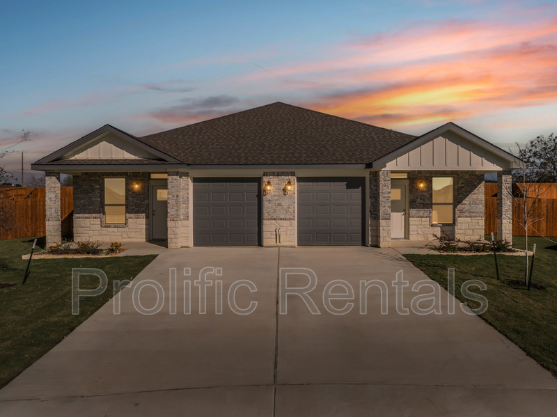 Copperas Cove Condo: 111 Logan Court - B