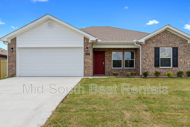 Jacksonville House: 833 Pine Tree Rd