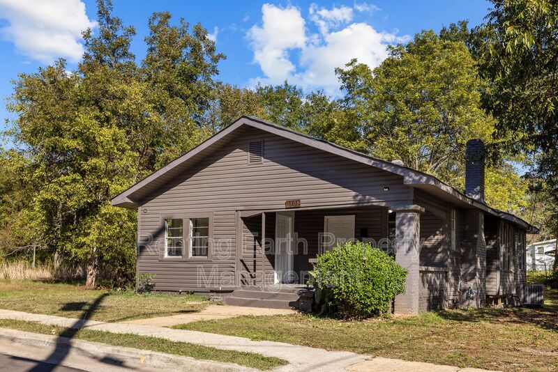 Birmingham House: 2309 Eufaula Ave