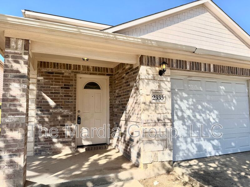 Arlington House: 2337 Bloomfield Dr.