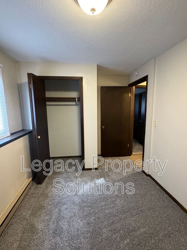 Underwood House: 206 1st St