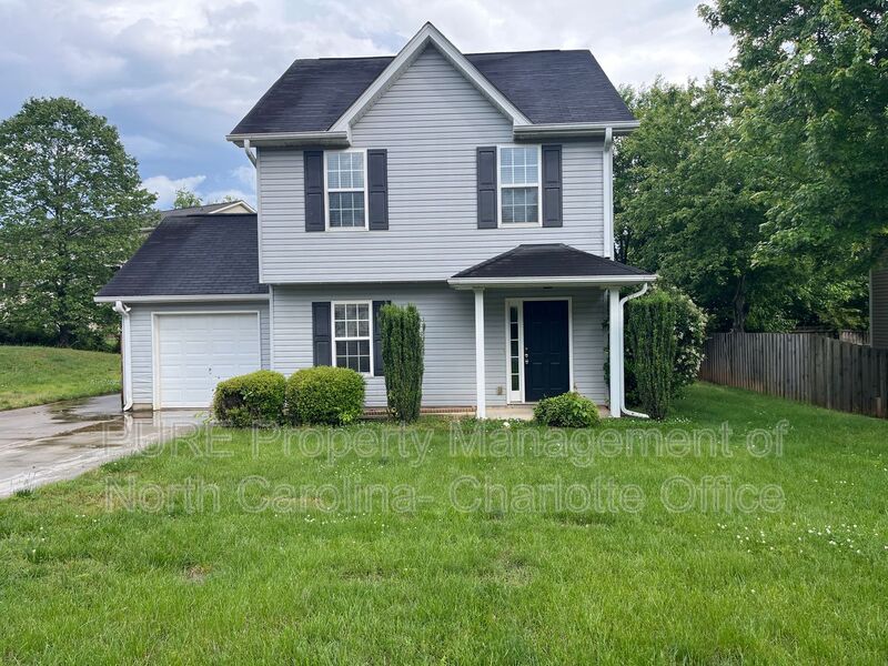 Statesville House: 119 Vermillion Loop