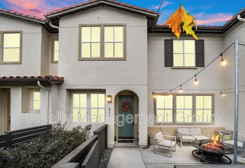 Santee House: 8714 Aruba Lane