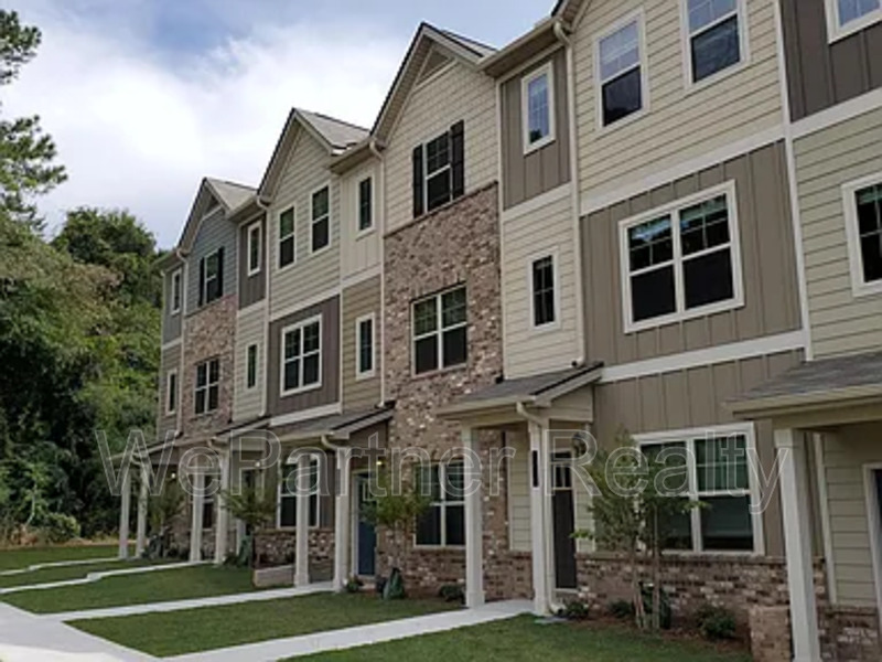 Atlanta Townhome: 1055 Bayrose Cir,