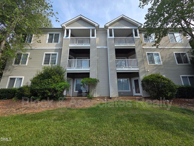 Raleigh Condo: 1411 Collegiate Cir