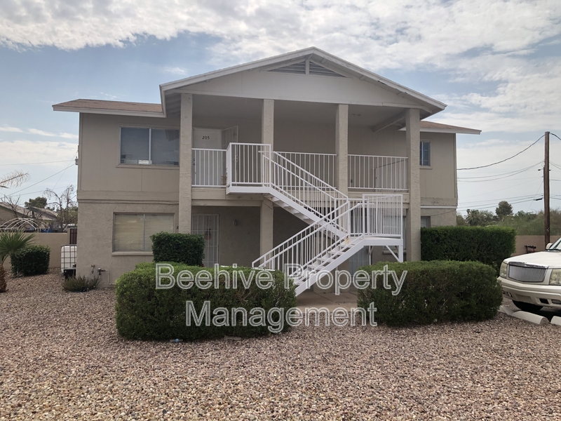 Mesa House: 149 N Phyllis