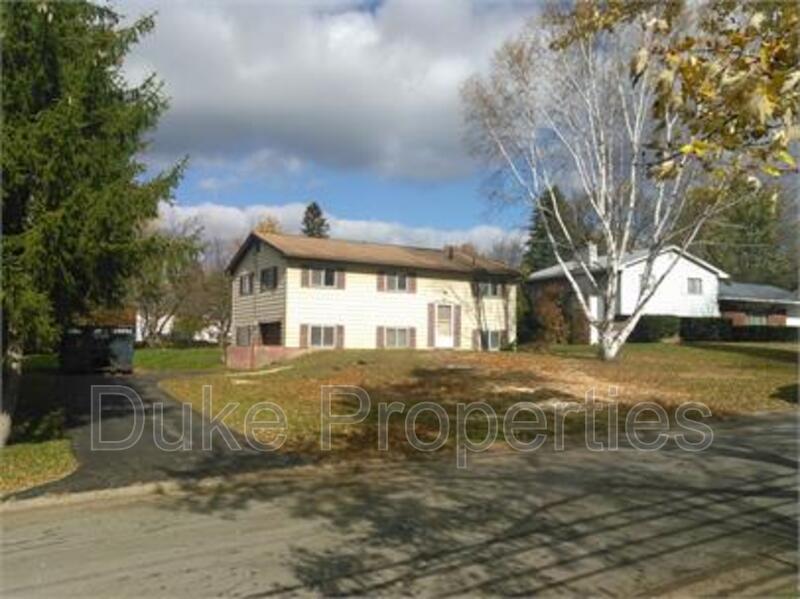 Henrietta House: 142 Prentiss Way