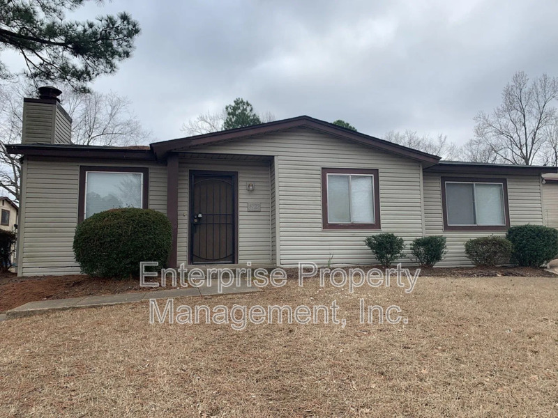 Memphis House: 4722 Queens Lace Ct