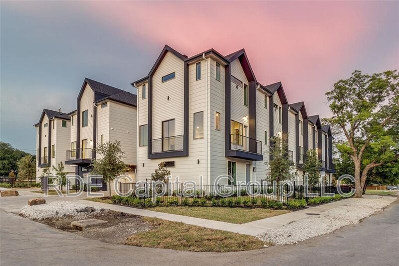 Dallas House: 3308 Birmingham Ave