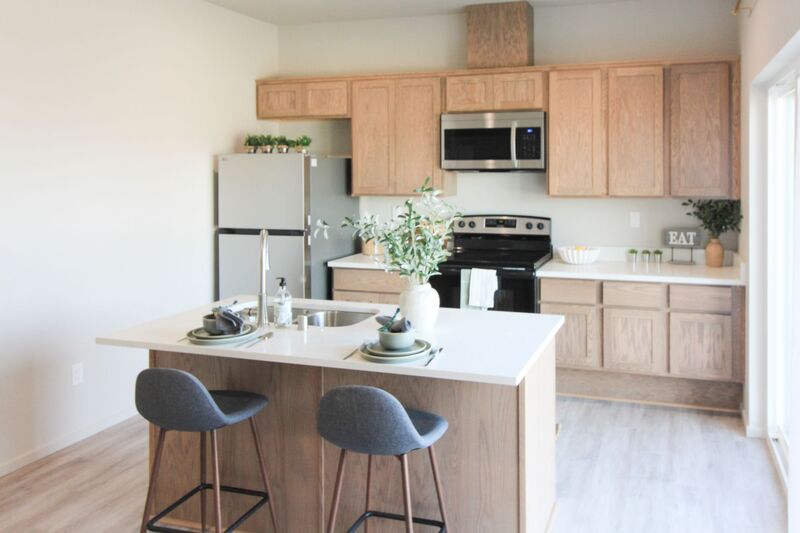 OTHELLO Condo: 1200 N 8TH AVE