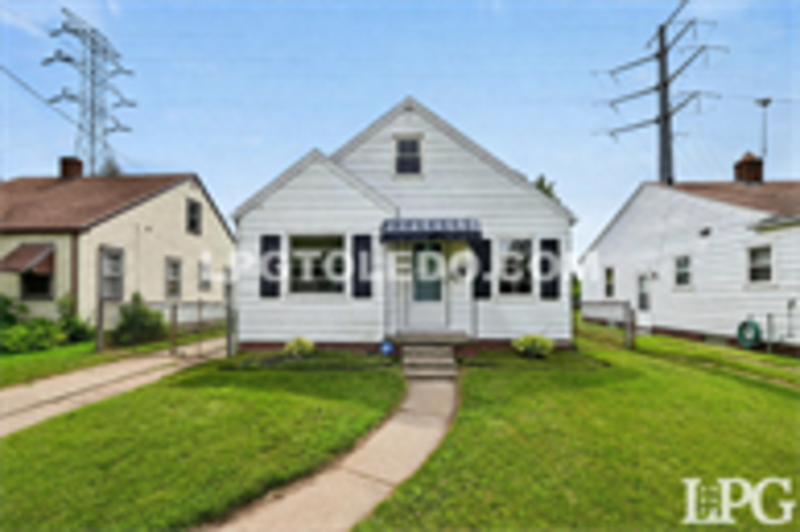Toledo House: 3540 Bellevue Rd.