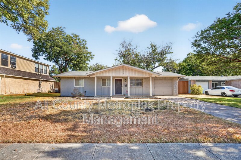 Richardson House: 828 Kingswood Avenue