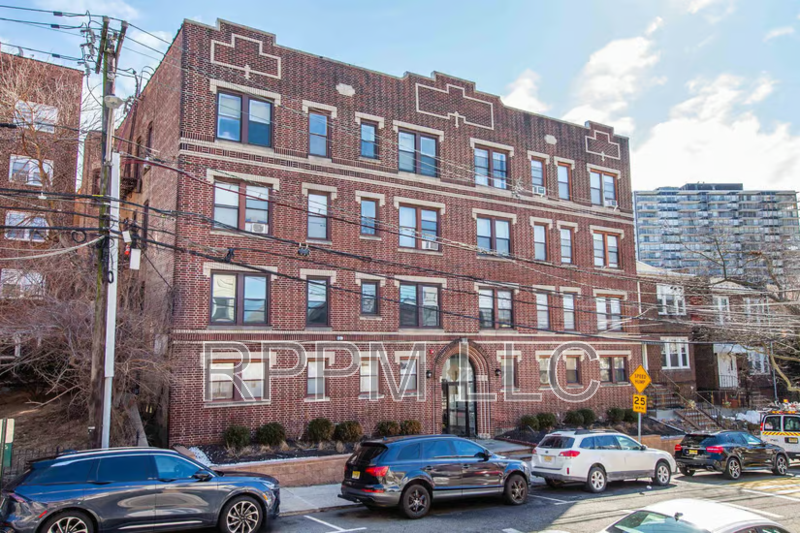 West New York Condo: 6114 Highland Pl #1B