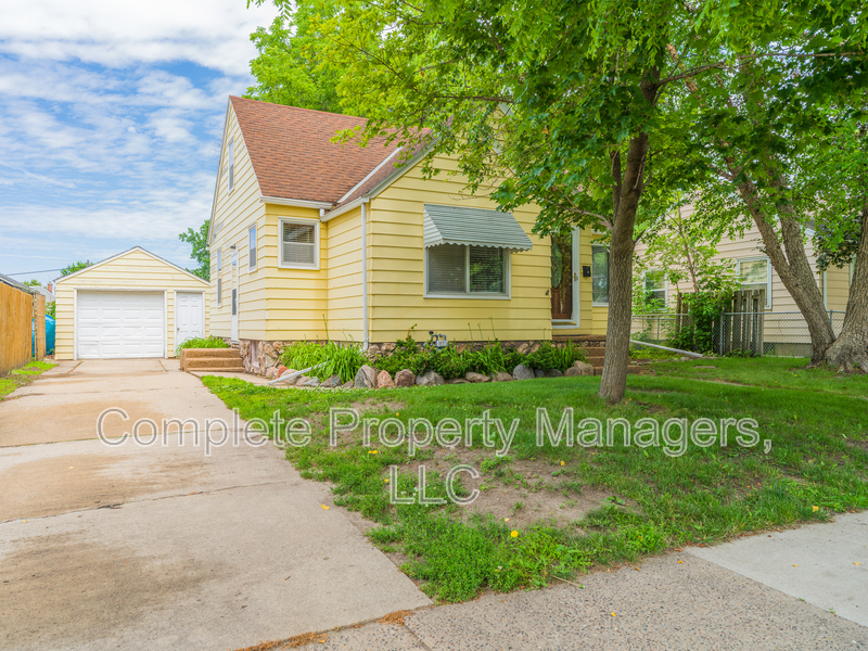 Austin House: 1713 1st Avenue Northeast