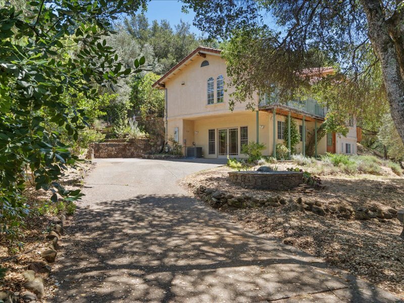 Healdsburg House: 930 Valley View Drive