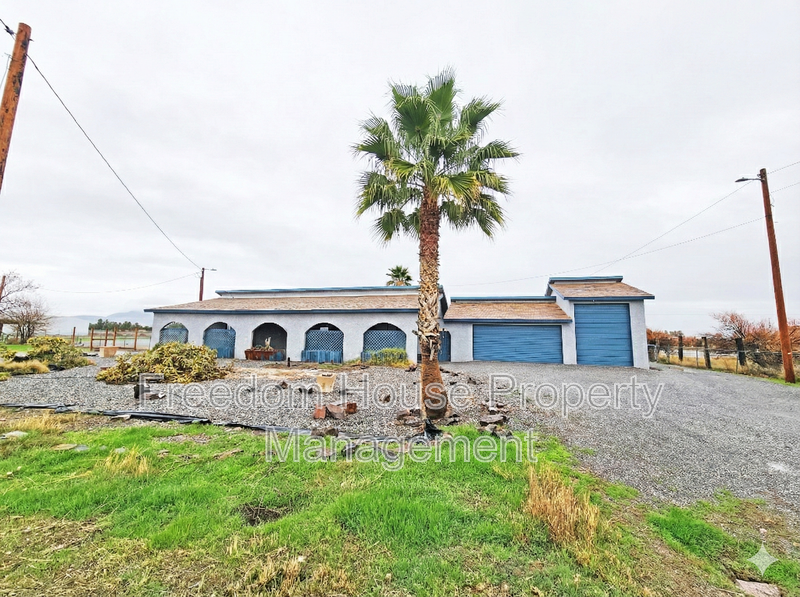 Pahrump Condo: 2220 West Bell Vista Avenue