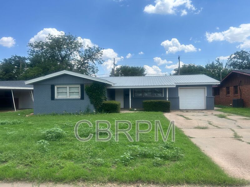 Lubbock House: 2511 52nd Street