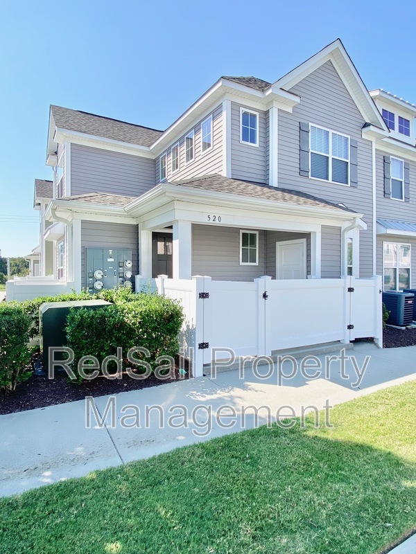 Hampton House: 520 Fishers Ct