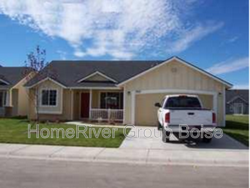 Meridian House: 3927 N Kilberry Ave