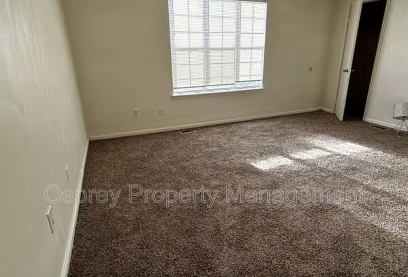Beautiful 3 Bedroom Home in Virginia Beach with Updated Kitchen! - Photo 8