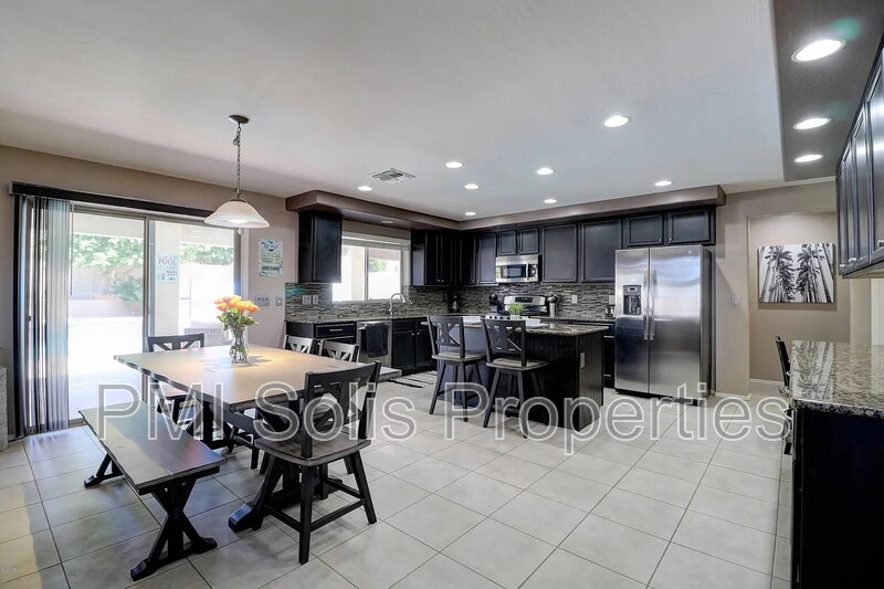Litchfield Park House: 13412 West Annika Drive