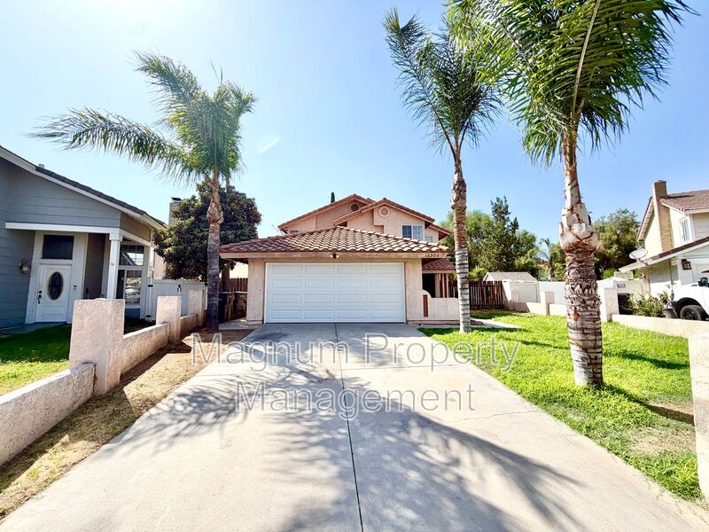 Moreno Valley House: 16309 Silverbirch Rd