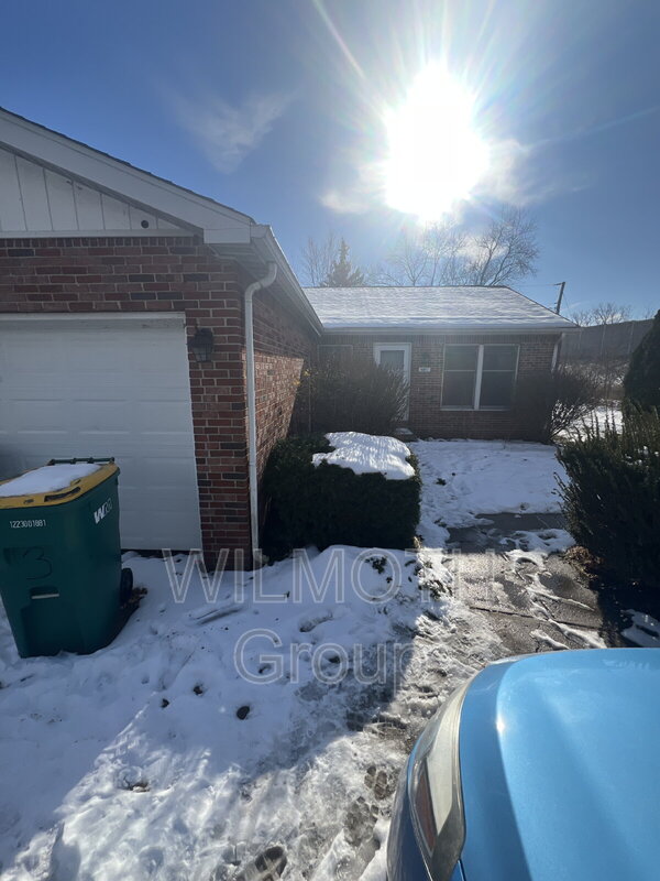 Lebanon House: 1807 Riley Road