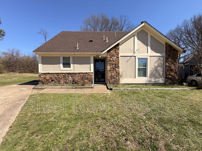 Memphis House: 3816 Cedar Path Dr
