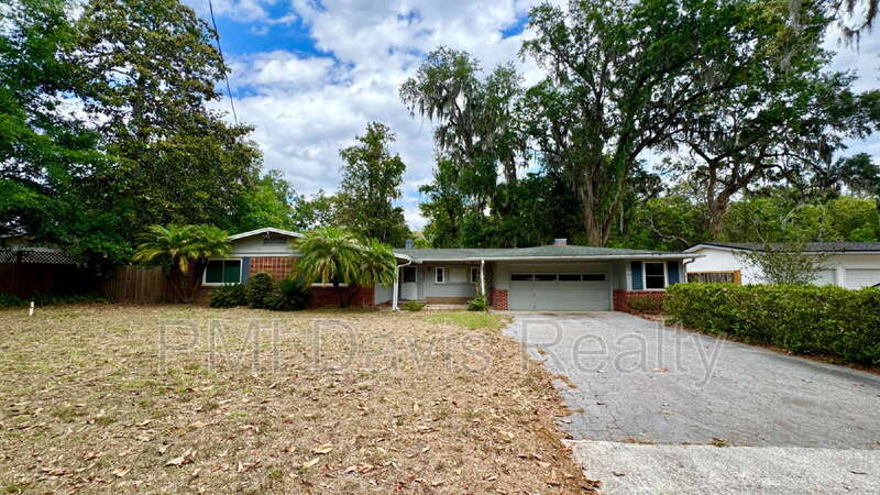 Orange Park House: 2543 Holly Point Rd W