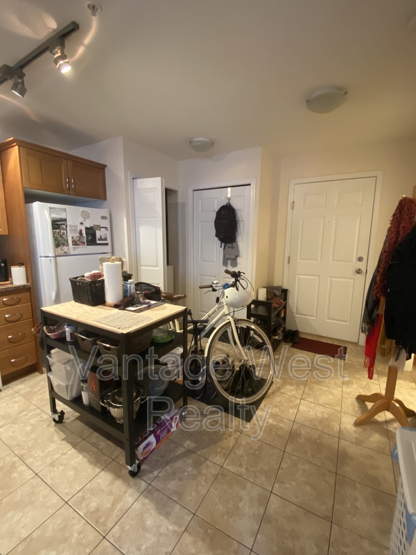 Kelowna Condo: 203-598 Sutherland Ave