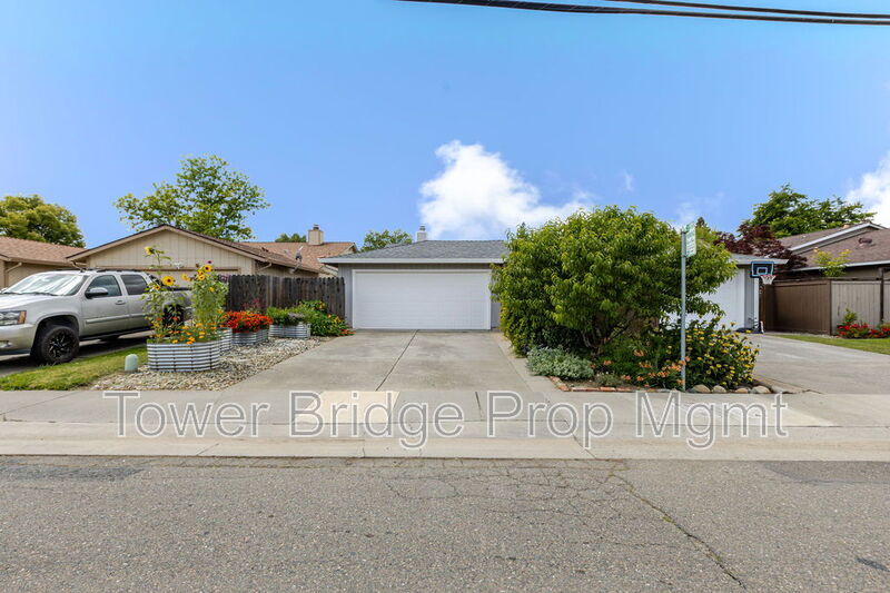 Sacramento Condo: 3042 53rd Street