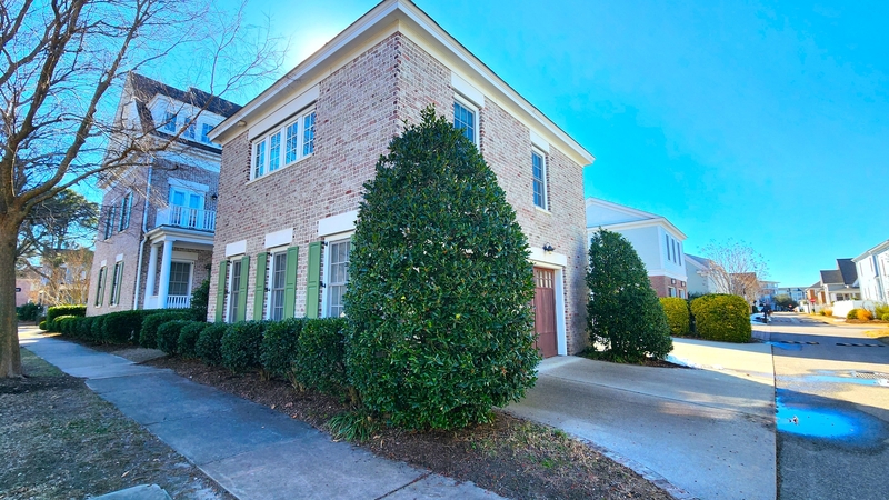 Norfolk Condo: 4490 Pleasant Avenue - 1